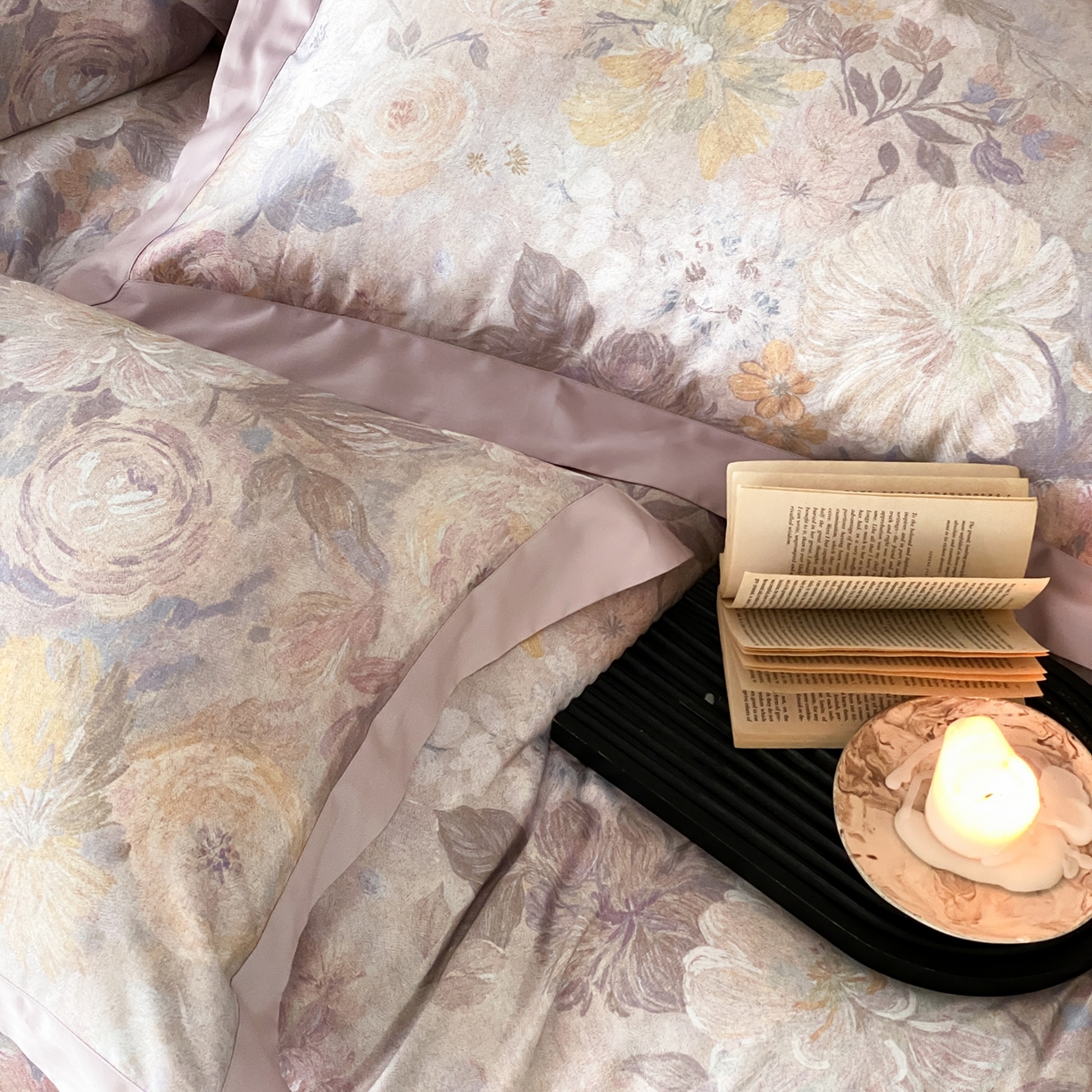 91家纺网 家纺一手货源 找家纺 赫帛 2026新款高端舒柔棉纯棉数码印花四件套-谧境系列 谧境-油画烟紫