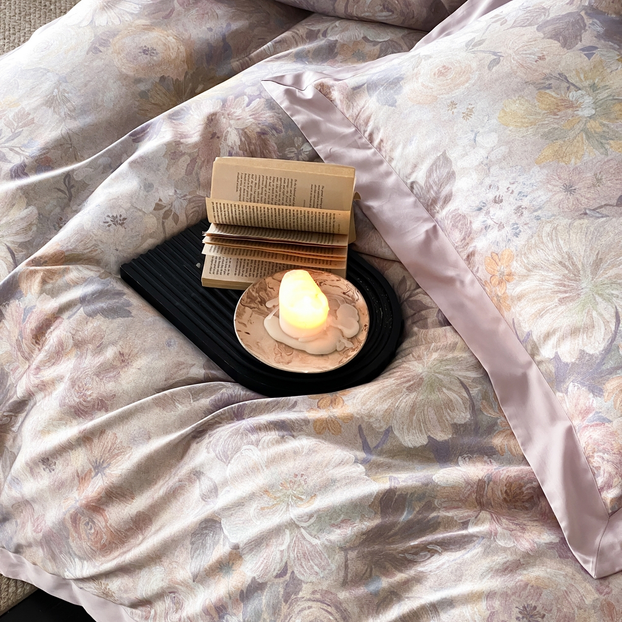 91家纺网 家纺一手货源 找家纺 赫帛 2026新款高端舒柔棉纯棉数码印花四件套-谧境系列 谧境-油画烟紫