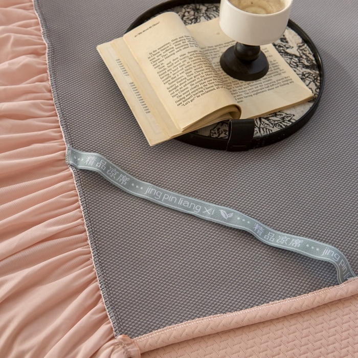 91家纺网 家纺一手货源 找家纺 金绣美居 2026春夏新款绣花款床裙凉席席子空调软席三件套-清裳 清裳-粉色