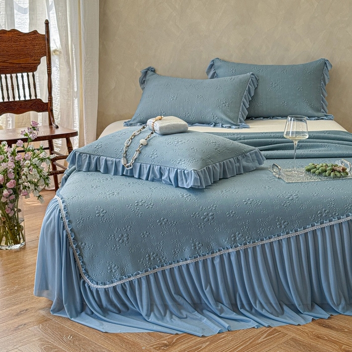 91家纺网 家纺一手货源 找家纺 赫本家纺  2026新款PE高分子单泡提花凉感复合凉席三件套 桃雾奶芙-蓝（三明治复合）