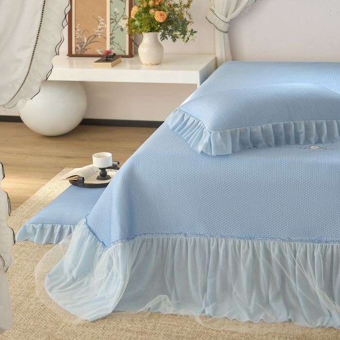 91家纺网 家纺一手货源 找家纺 金绣美居 2026春夏新款绣花款床裙凉席席子空调软席三件套-清裳 清裳-蓝色