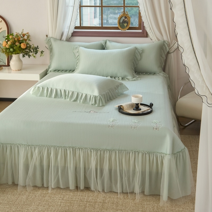 91家纺网 家纺一手货源 找家纺 金绣美居 2026春夏新款绣花款床裙凉席席子空调软席三件套-清裳 清裳-绿色