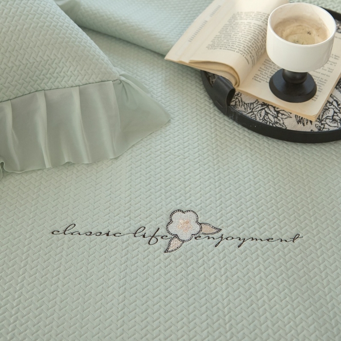 91家纺网 家纺一手货源 找家纺 金绣美居 2026春夏新款绣花款床裙凉席席子空调软席三件套-清裳 清裳-绿色