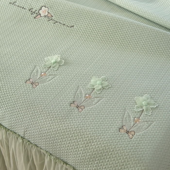 91家纺网 家纺一手货源 找家纺 金绣美居 2026春夏新款绣花款床裙凉席席子空调软席三件套-清裳 清裳-绿色