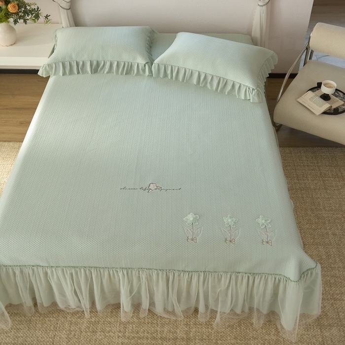 91家纺网 家纺一手货源 找家纺 金绣美居 2026春夏新款绣花款床裙凉席席子空调软席三件套-清裳 清裳-绿色