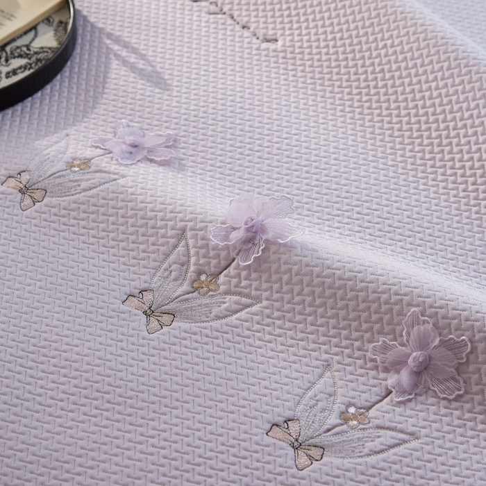 91家纺网 家纺一手货源 找家纺 金绣美居 2026春夏新款绣花款床裙凉席席子空调软席三件套-清裳 清裳-紫色