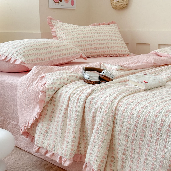 91家纺网 家纺一手货源 找家纺 （总）迪梦姿家纺 2026新款泡芙纱花边款夏被四件套-款式二