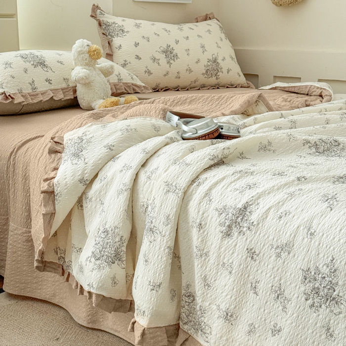 91家纺网 家纺一手货源 找家纺 （总）迪梦姿家纺 2026新款泡芙纱花边款夏被四件套-款式二