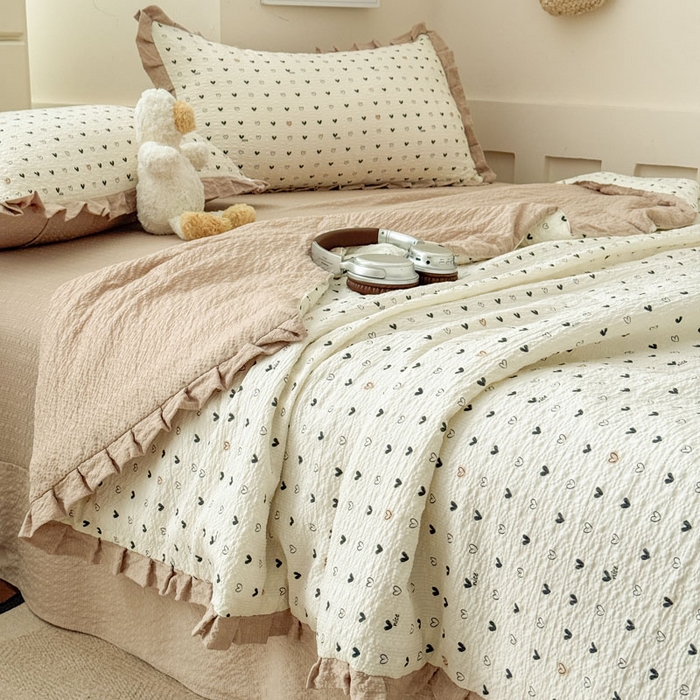 91家纺网 家纺一手货源 找家纺 迪梦姿家纺 2026新款泡芙纱花边款夏被四件套-款式二 心相印奶咖