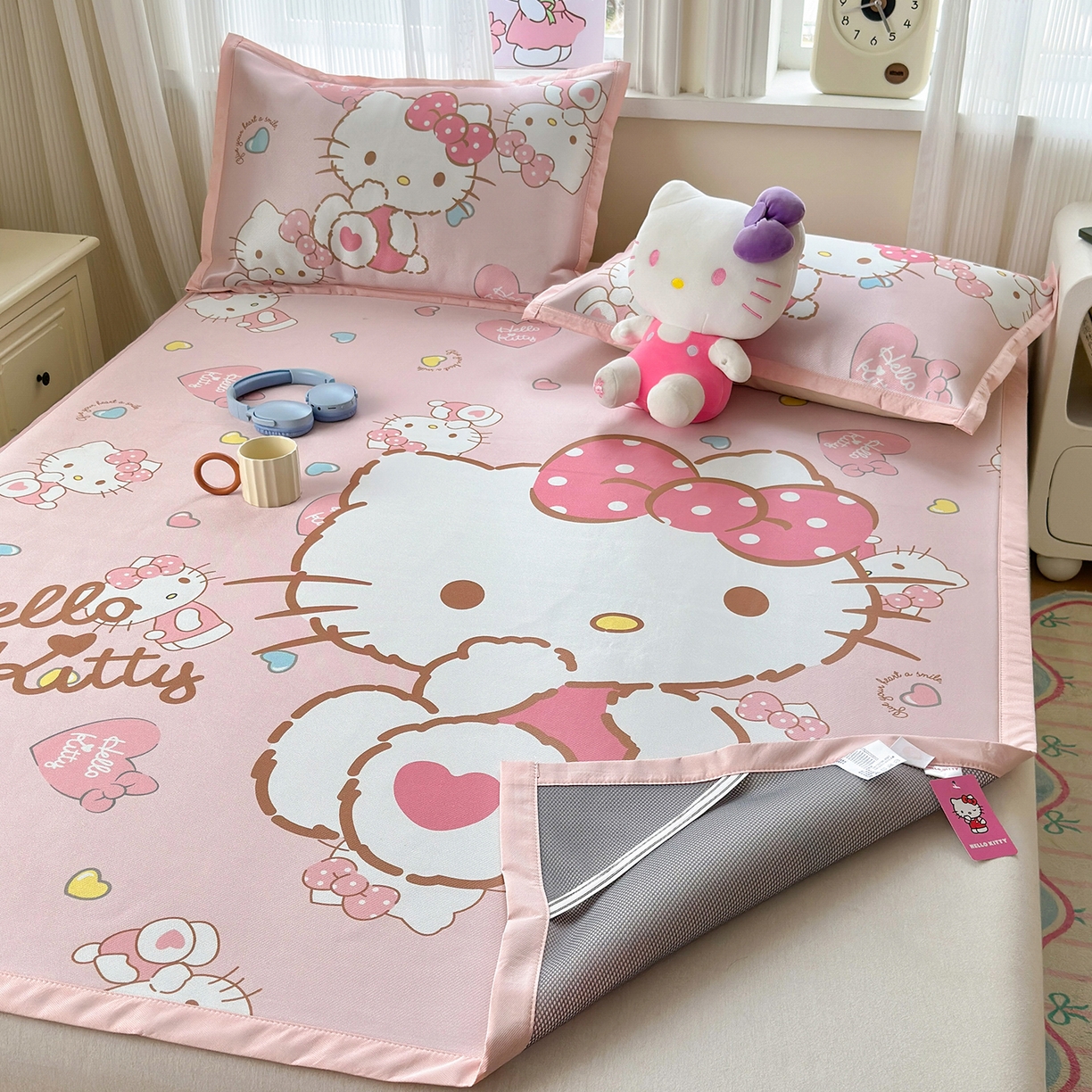 91家纺网 家纺一手货源 找家纺 桃子家居 2026新款A类三丽鸥授权数码印花中分子1200D凉感冰丝宽边凉感软席凉席席子 冰丝席-爱心少女kt