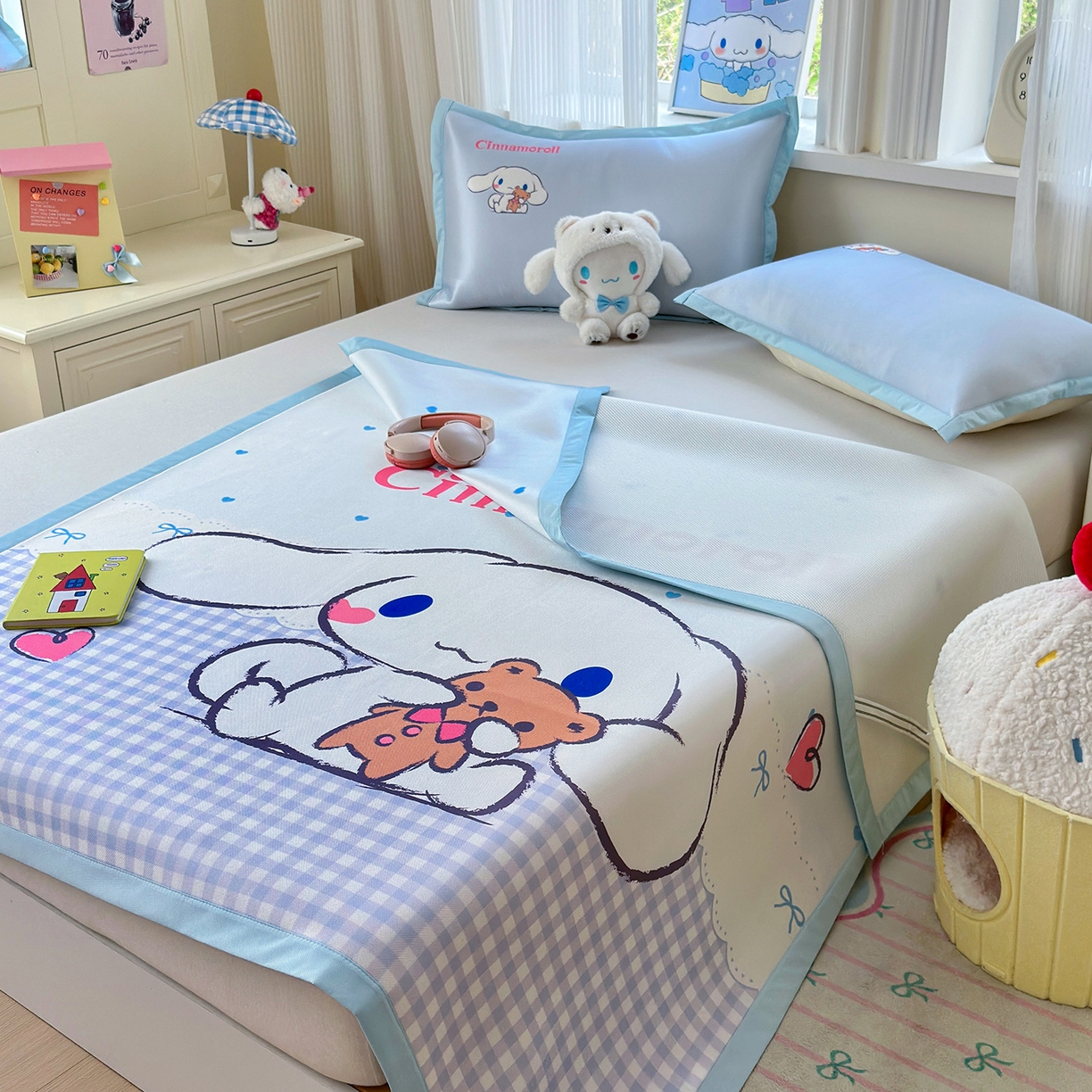 91家纺网 家纺一手货源 找家纺 桃子家居 2026新款A类三丽鸥授权数码印花中分子1200D凉感冰丝宽边凉感软席凉席席子 冰丝席-抱抱大耳狗