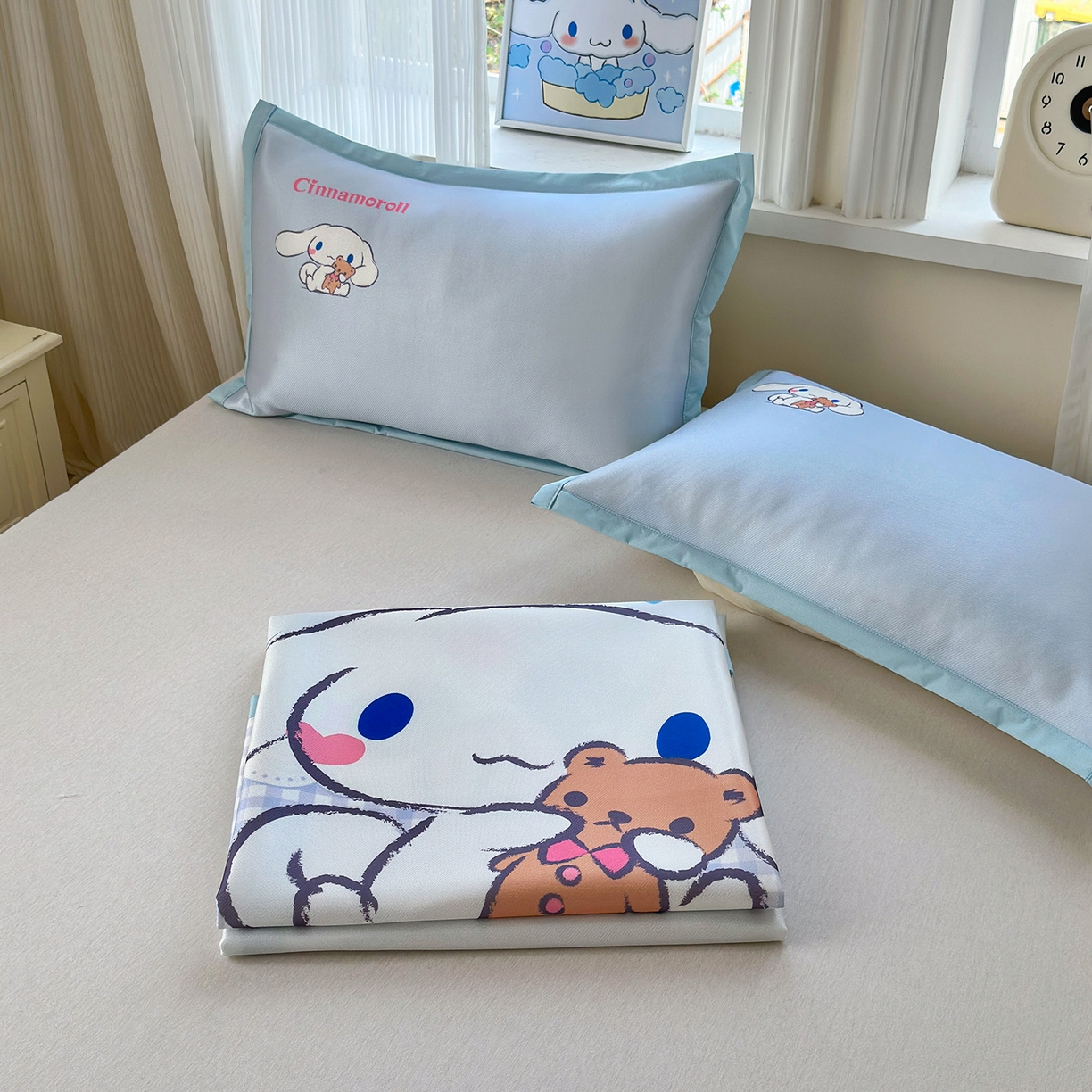 91家纺网 家纺一手货源 找家纺 桃子家居 2026新款A类三丽鸥授权数码印花中分子1200D凉感冰丝宽边凉感软席凉席席子 冰丝席-抱抱大耳狗