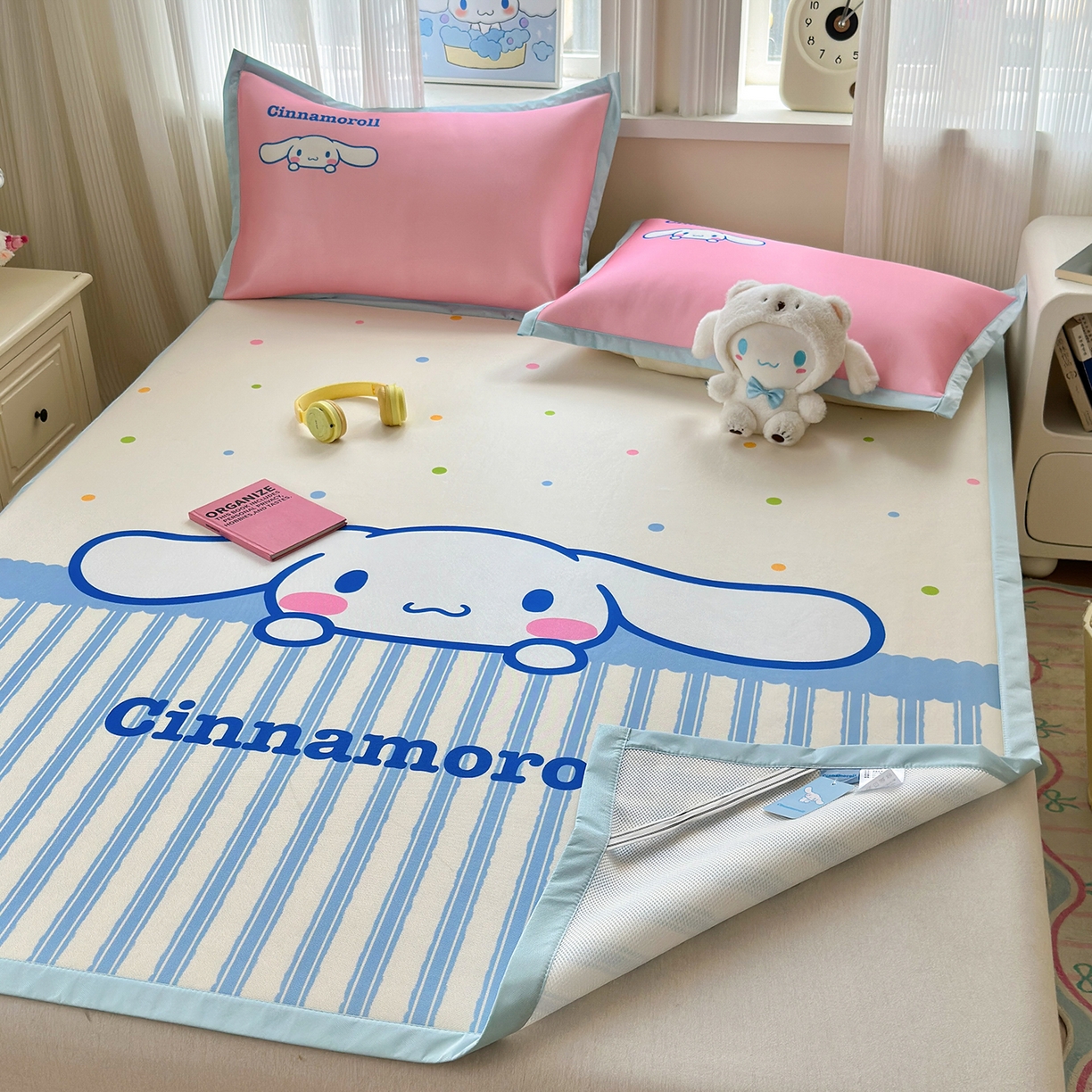 91家纺网 家纺一手货源 找家纺 桃子家居 2026新款A类三丽鸥授权数码印花中分子1200D凉感冰丝宽边凉感软席凉席席子 冰丝席-呆萌玉桂狗