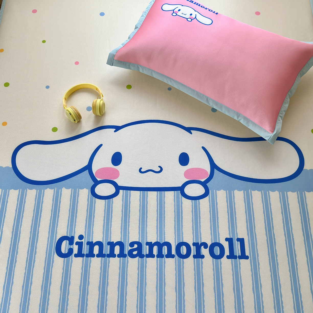 91家纺网 家纺一手货源 找家纺 桃子家居 2026新款A类三丽鸥授权数码印花中分子1200D凉感冰丝宽边凉感软席凉席席子 冰丝席-呆萌玉桂狗