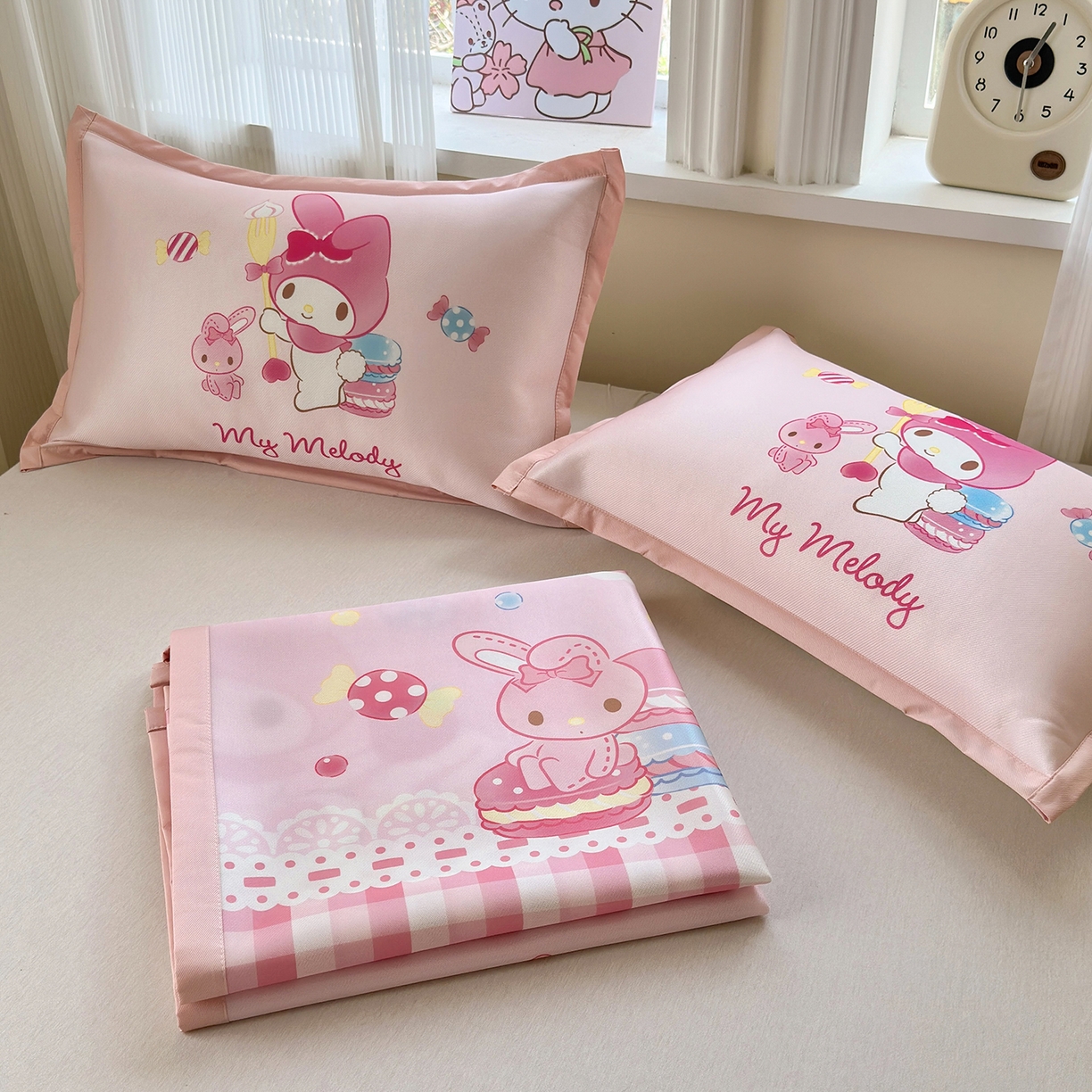 91家纺网 家纺一手货源 找家纺 桃子家居 2026新款A类三丽鸥授权数码印花中分子1200D凉感冰丝宽边凉感软席凉席席子 冰丝席-蛋糕美乐蒂