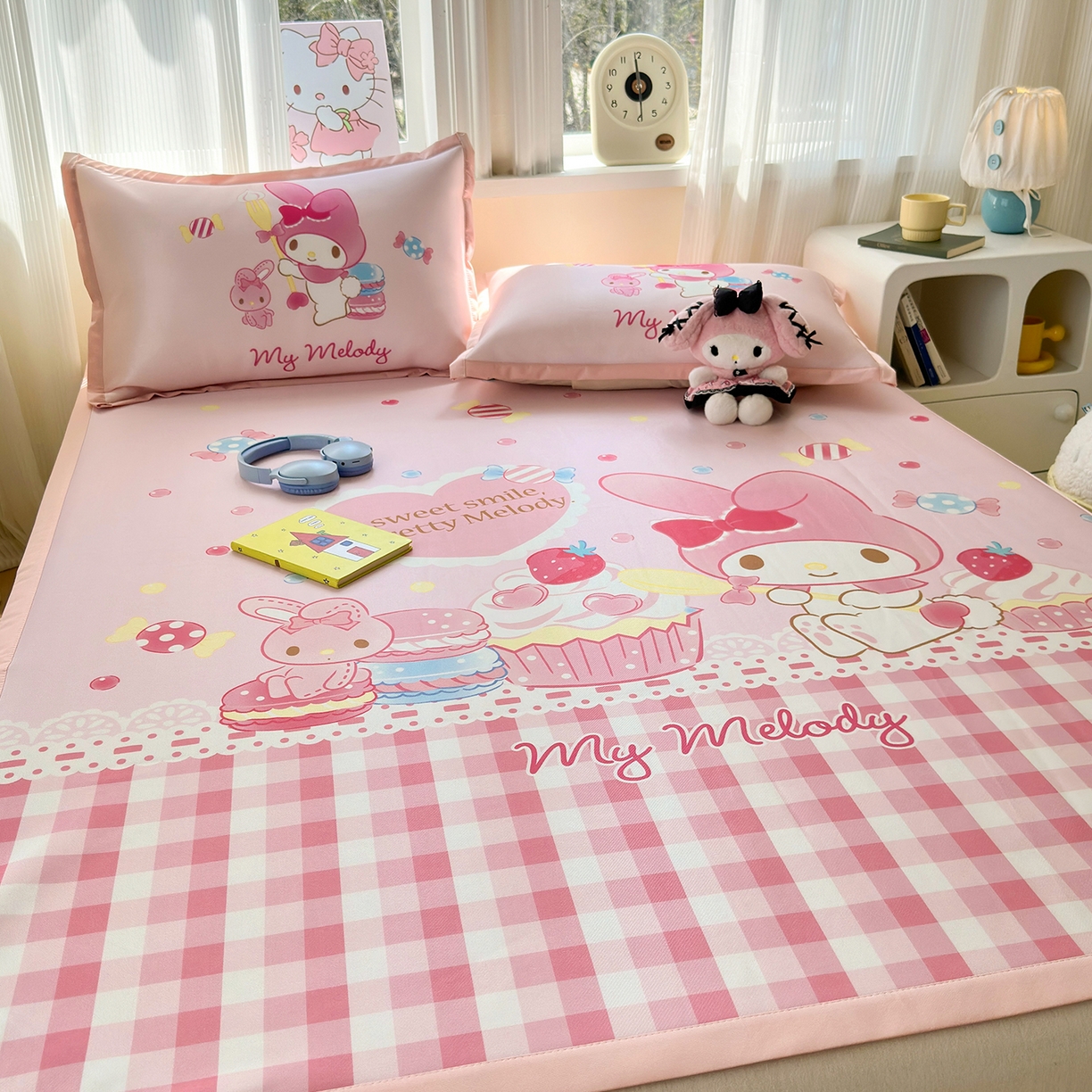 91家纺网 家纺一手货源 找家纺 桃子家居 2026新款A类三丽鸥授权数码印花中分子1200D凉感冰丝宽边凉感软席凉席席子 冰丝席-蛋糕美乐蒂