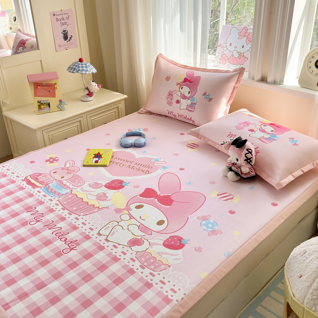 91家纺网 家纺一手货源 找家纺 桃子家居 2026新款A类三丽鸥授权数码印花中分子1200D凉感冰丝宽边凉感软席凉席席子 冰丝席-蛋糕美乐蒂