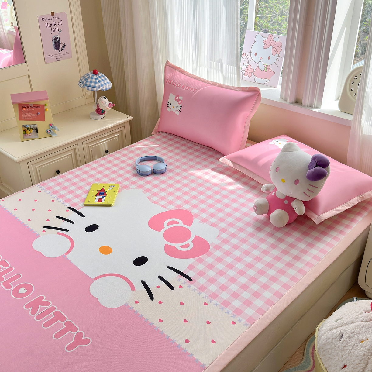 91家纺网 家纺一手货源 找家纺 桃子家居 2026新款A类三丽鸥授权数码印花中分子1200D凉感冰丝宽边凉感软席凉席席子 冰丝席-公主KT粉