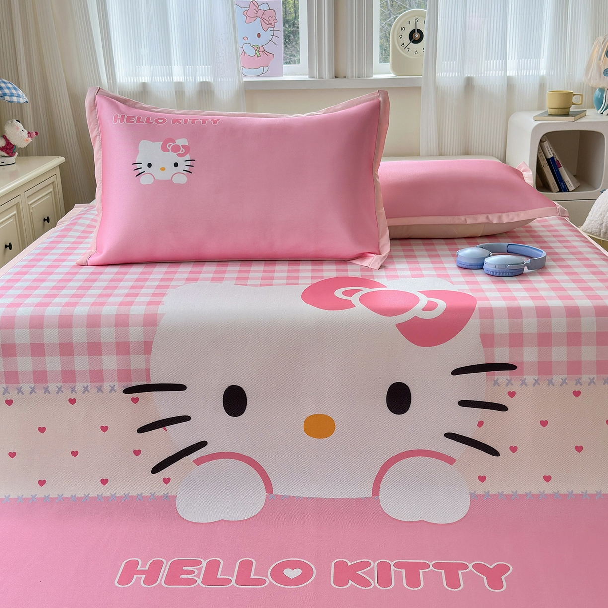 91家纺网 家纺一手货源 找家纺 桃子家居 2026新款A类三丽鸥授权数码印花中分子1200D凉感冰丝宽边凉感软席凉席席子 冰丝席-公主KT粉