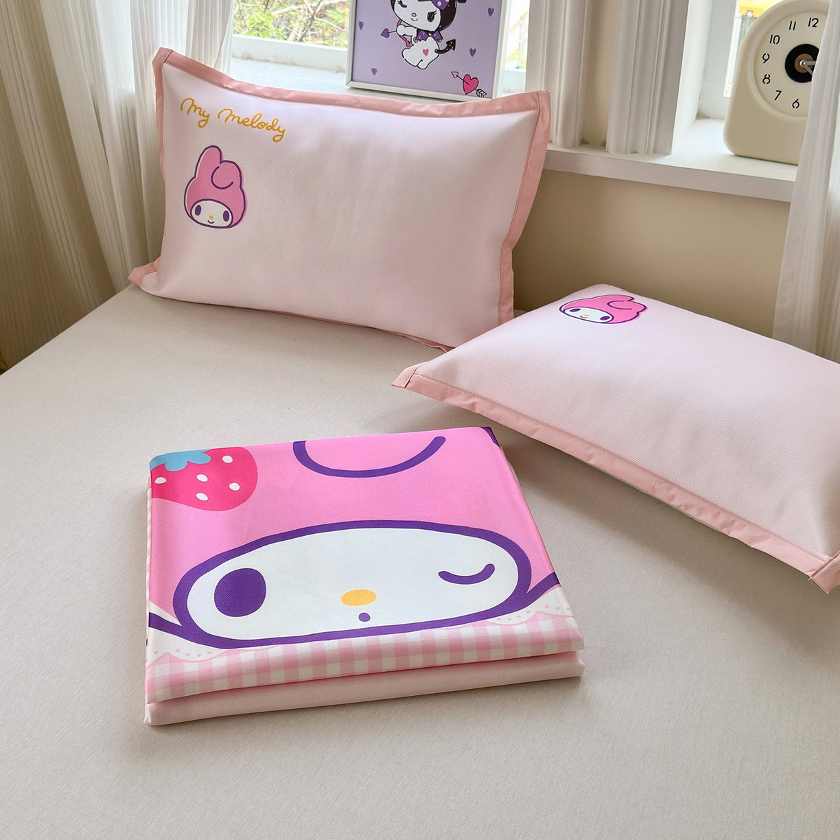 91家纺网 家纺一手货源 找家纺 桃子家居 2026新款A类三丽鸥授权数码印花中分子1200D凉感冰丝宽边凉感软席凉席席子 冰丝席-萌萌美乐蒂