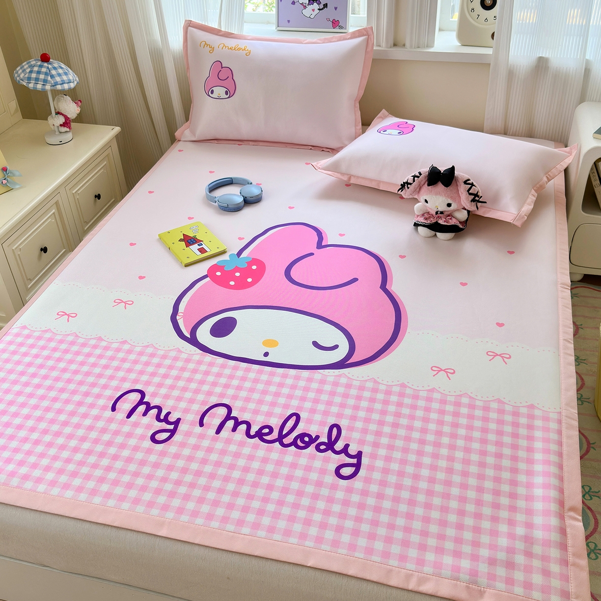 91家纺网 家纺一手货源 找家纺 桃子家居 2026新款A类三丽鸥授权数码印花中分子1200D凉感冰丝宽边凉感软席凉席席子 冰丝席-萌萌美乐蒂