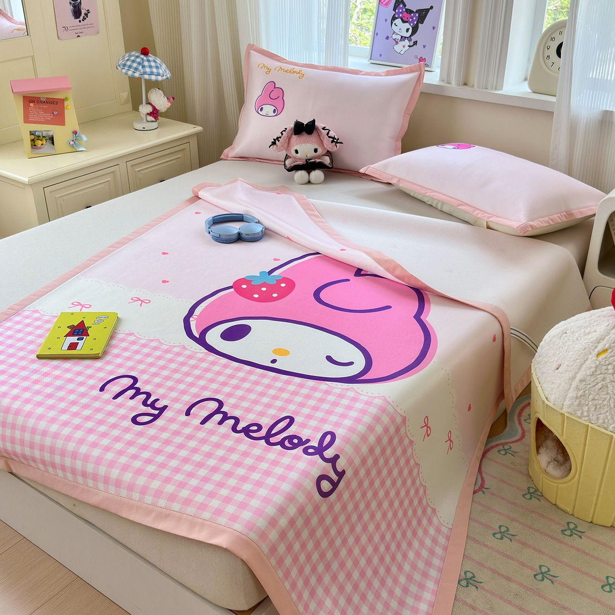 91家纺网 家纺一手货源 找家纺 桃子家居 2026新款A类三丽鸥授权数码印花中分子1200D凉感冰丝宽边凉感软席凉席席子 冰丝席-萌萌美乐蒂