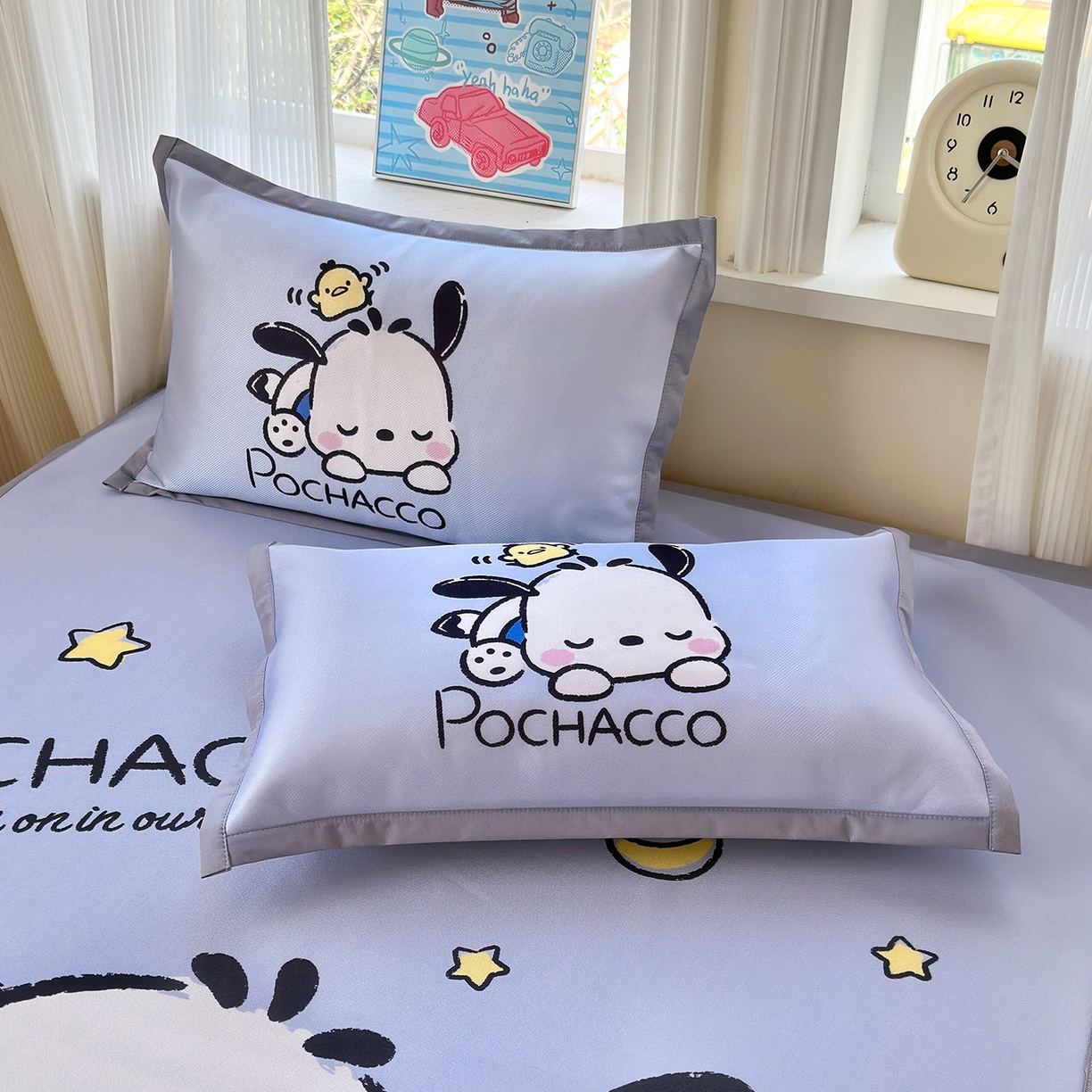 91家纺网 家纺一手货源 找家纺 桃子家居 2026新款A类三丽鸥授权数码印花中分子1200D凉感冰丝宽边凉感软席凉席席子 冰丝席-贪睡帕哈狗