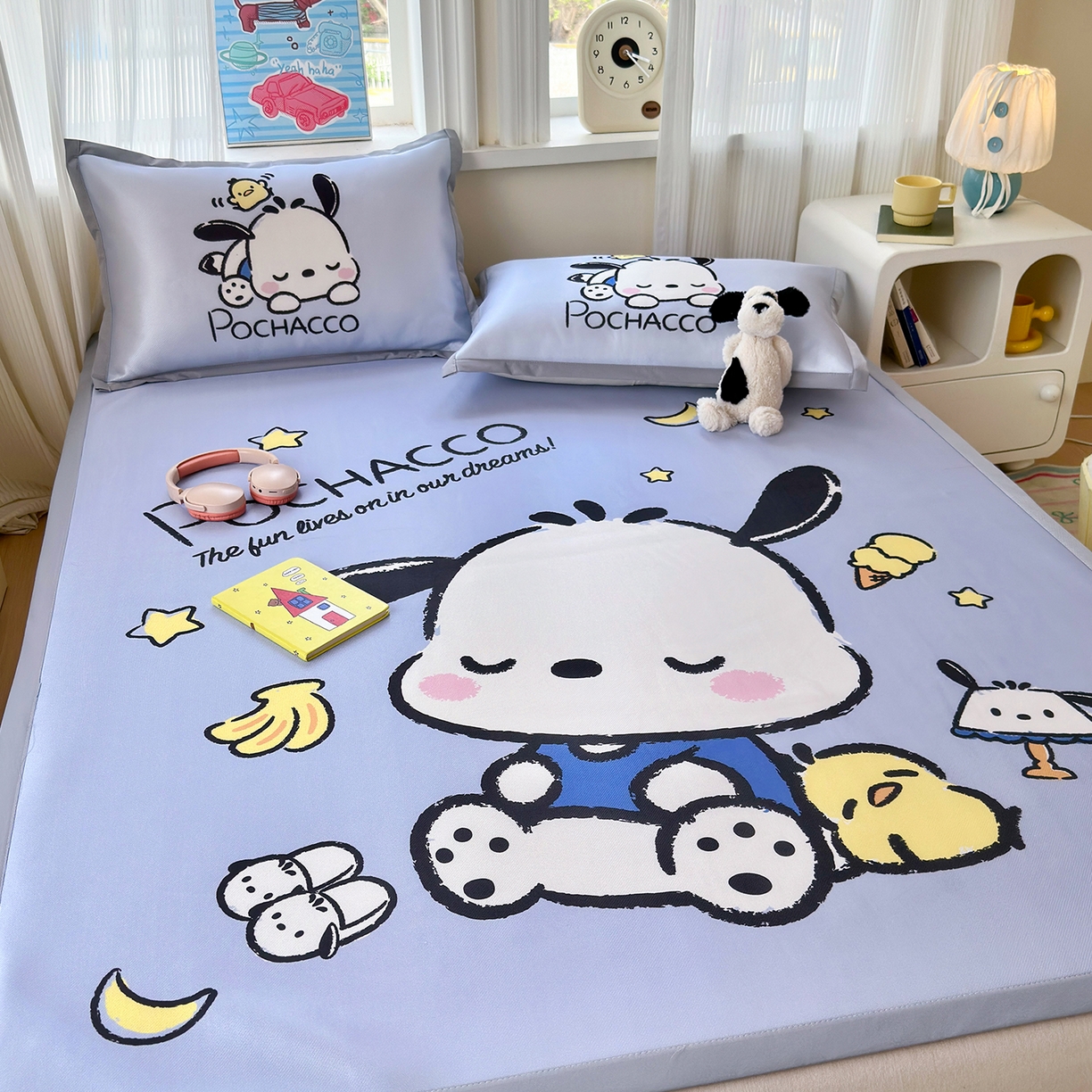 91家纺网 家纺一手货源 找家纺 桃子家居 2026新款A类三丽鸥授权数码印花中分子1200D凉感冰丝宽边凉感软席凉席席子 冰丝席-贪睡帕哈狗