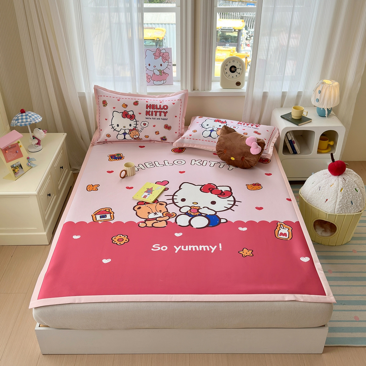 91家纺网 家纺一手货源 找家纺 桃子家居 2026新款A类三丽鸥授权数码印花中分子1200D凉感冰丝宽边凉感软席凉席席子 冰丝席-糖果牛奶kt