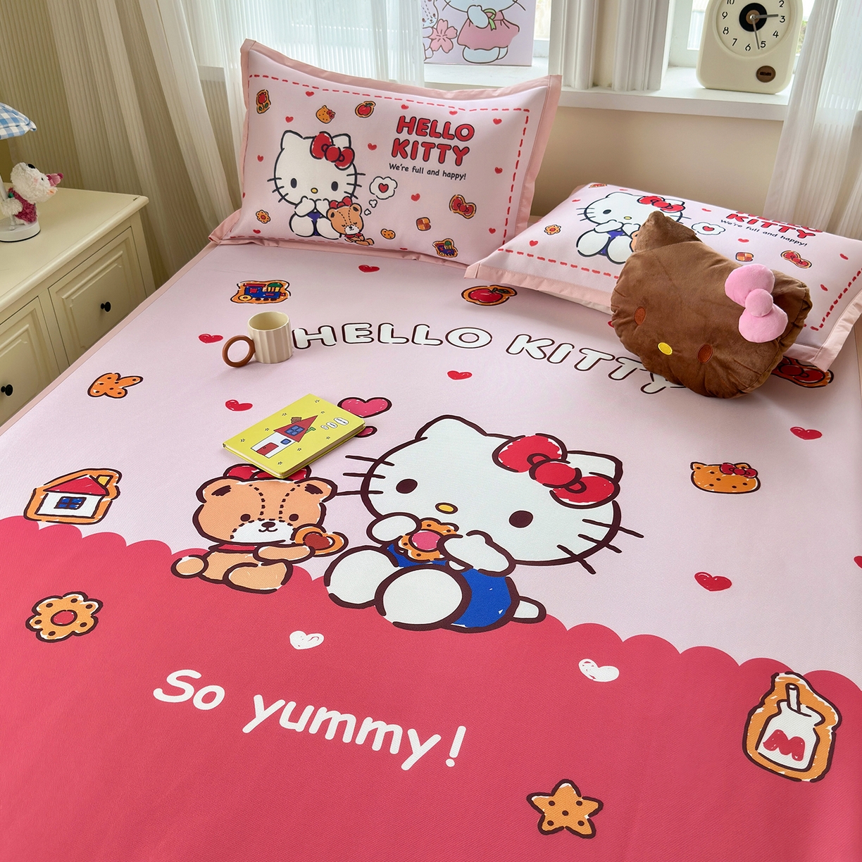 91家纺网 家纺一手货源 找家纺 桃子家居 2026新款A类三丽鸥授权数码印花中分子1200D凉感冰丝宽边凉感软席凉席席子 冰丝席-糖果牛奶kt