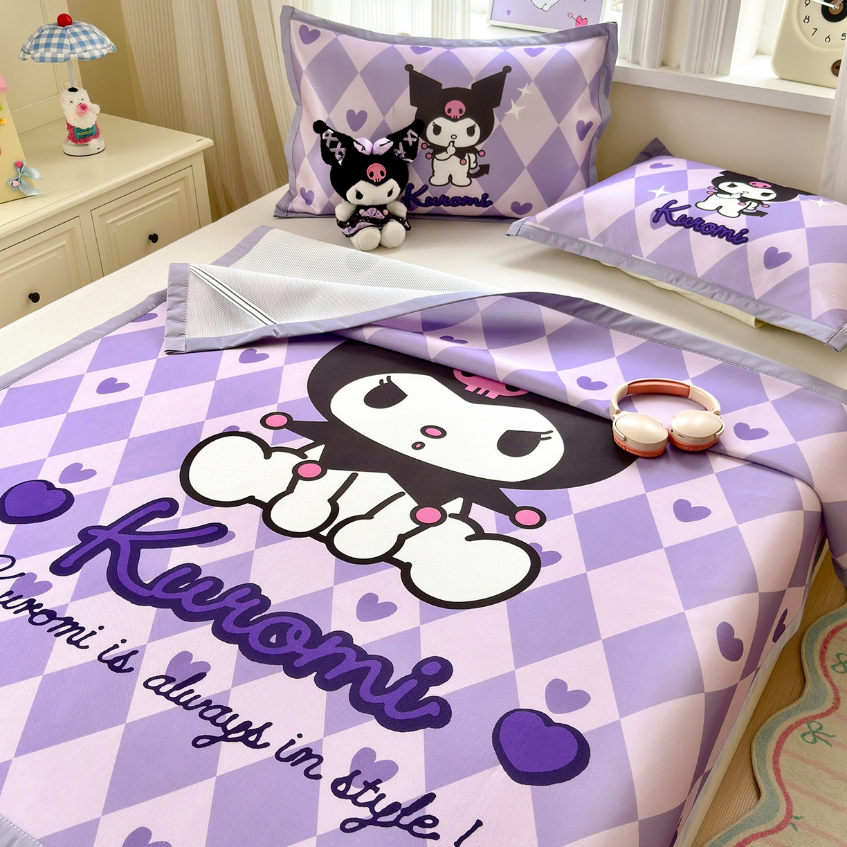 91家纺网 家纺一手货源 找家纺 桃子家居 2026新款A类三丽鸥授权数码印花中分子1200D凉感冰丝宽边凉感软席凉席席子 冰丝席-甜甜库罗米