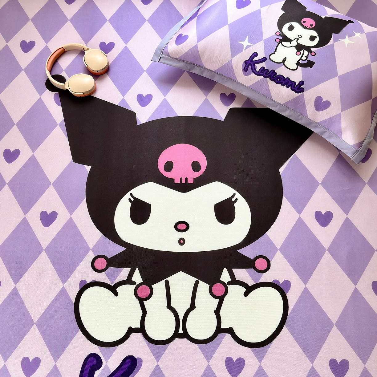 91家纺网 家纺一手货源 找家纺 桃子家居 2026新款A类三丽鸥授权数码印花中分子1200D凉感冰丝宽边凉感软席凉席席子 冰丝席-甜甜库罗米