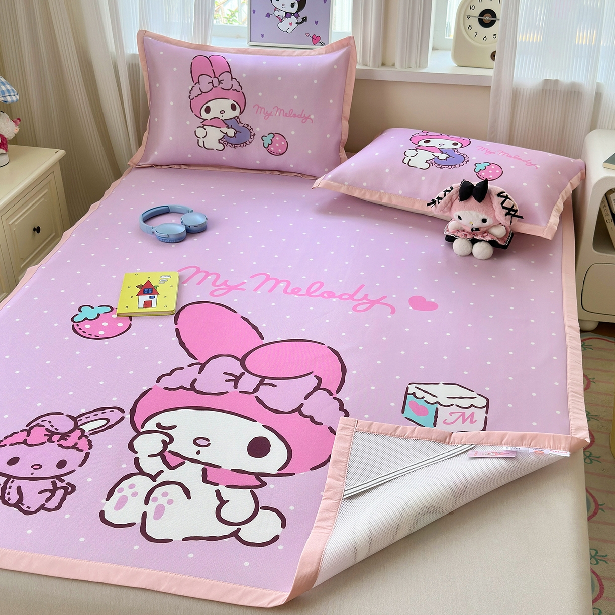 91家纺网 家纺一手货源 找家纺 桃子家居 2026新款A类三丽鸥授权数码印花中分子1200D凉感冰丝宽边凉感软席凉席席子 冰丝席-童话美乐蒂