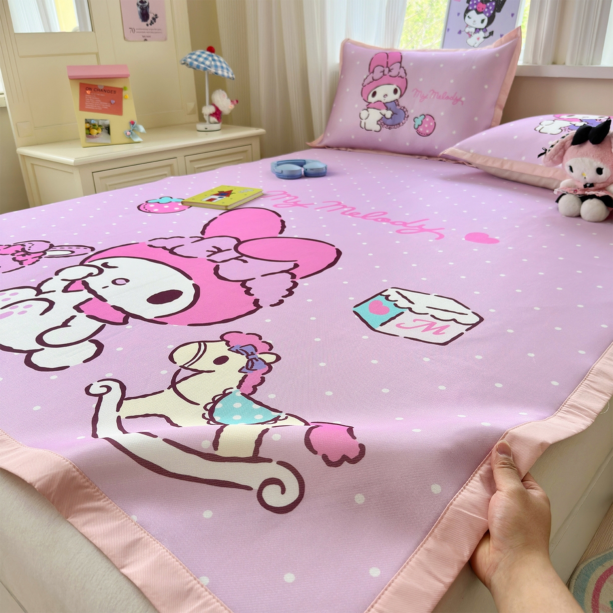 91家纺网 家纺一手货源 找家纺 桃子家居 2026新款A类三丽鸥授权数码印花中分子1200D凉感冰丝宽边凉感软席凉席席子 冰丝席-童话美乐蒂