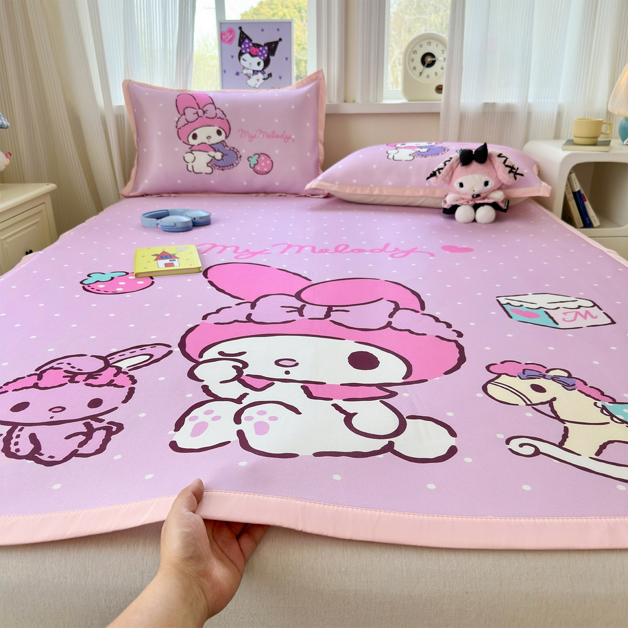 91家纺网 家纺一手货源 找家纺 桃子家居 2026新款A类三丽鸥授权数码印花中分子1200D凉感冰丝宽边凉感软席凉席席子 冰丝席-童话美乐蒂