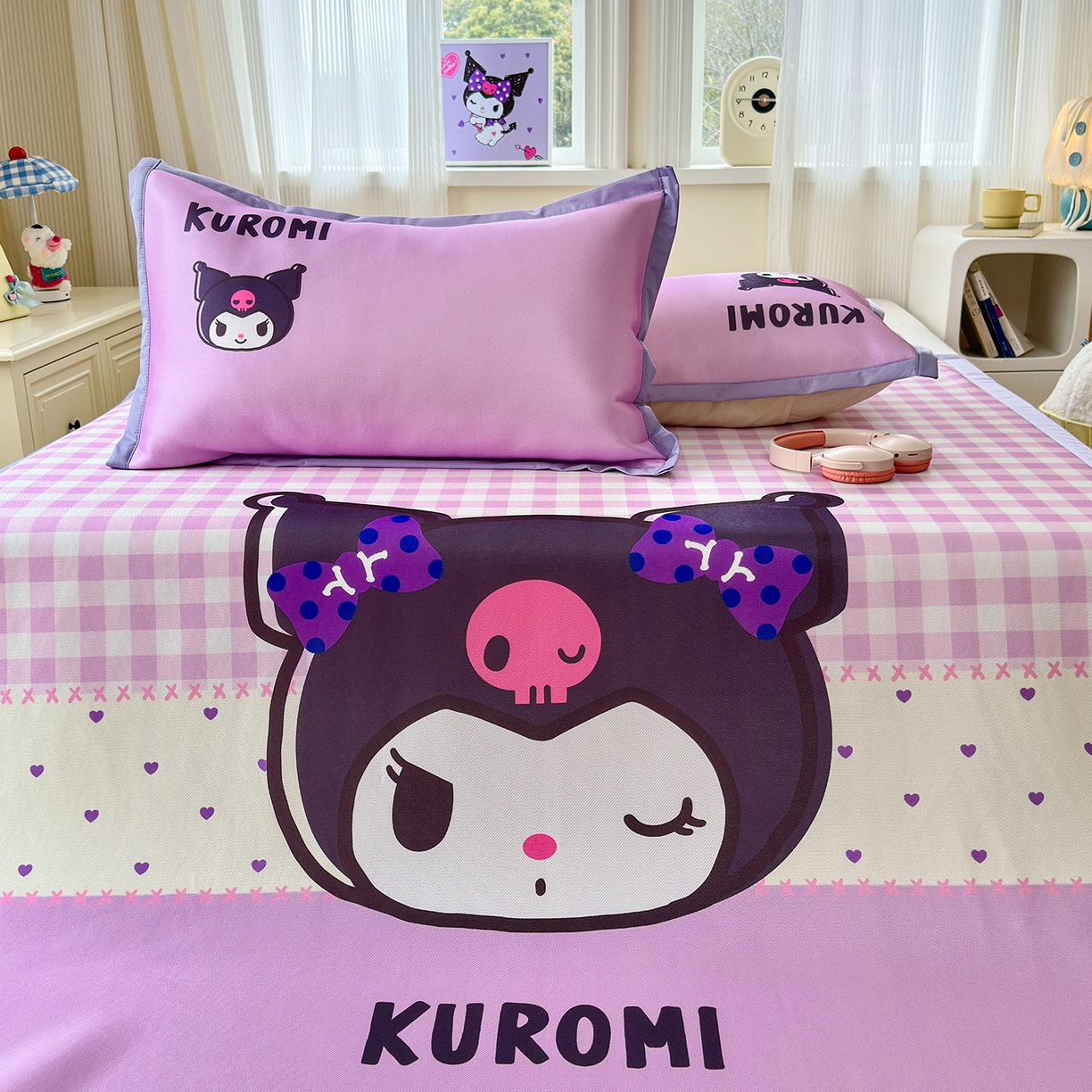 91家纺网 家纺一手货源 找家纺 桃子家居 2026新款A类三丽鸥授权数码印花中分子1200D凉感冰丝宽边凉感软席凉席席子 冰丝席-紫格库罗米