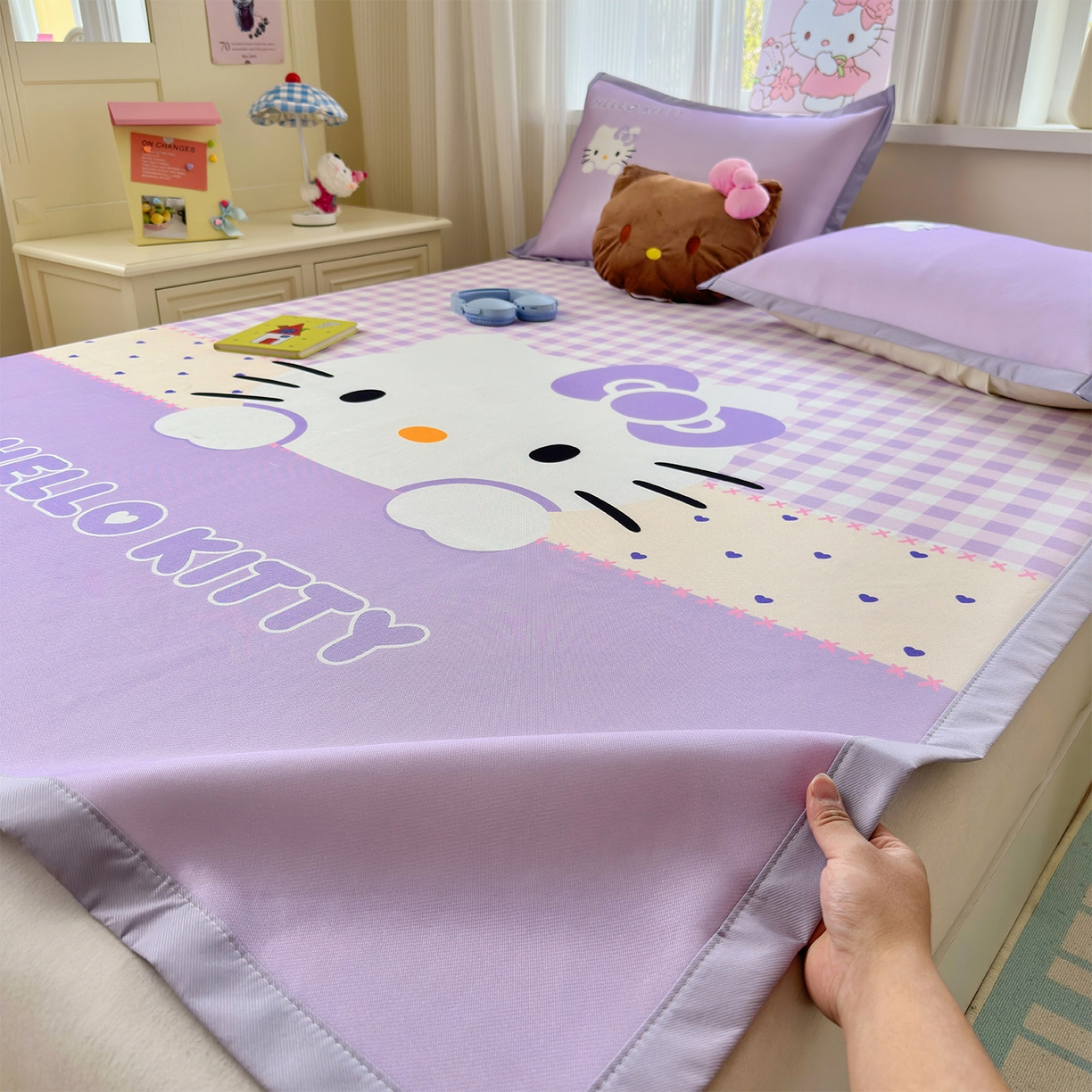 91家纺网 家纺一手货源 找家纺 桃子家居 2026新款A类三丽鸥授权数码印花中分子1200D凉感冰丝宽边凉感软席凉席席子 冰丝席-紫色爱心kt