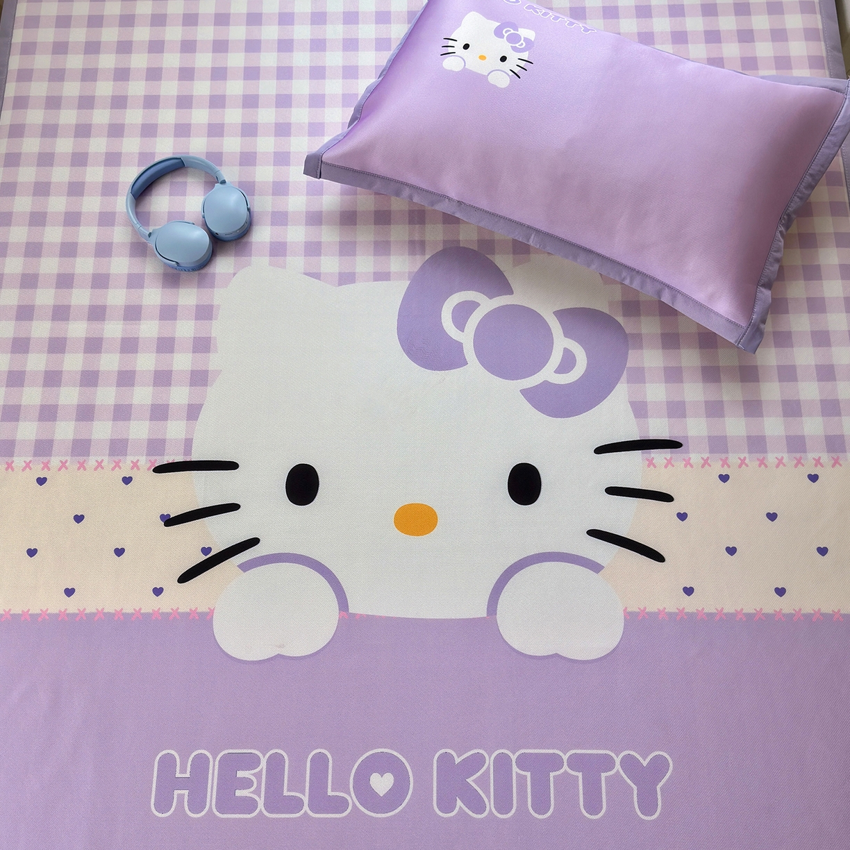 91家纺网 家纺一手货源 找家纺 桃子家居 2026新款A类三丽鸥授权数码印花中分子1200D凉感冰丝宽边凉感软席凉席席子 冰丝席-紫色爱心kt