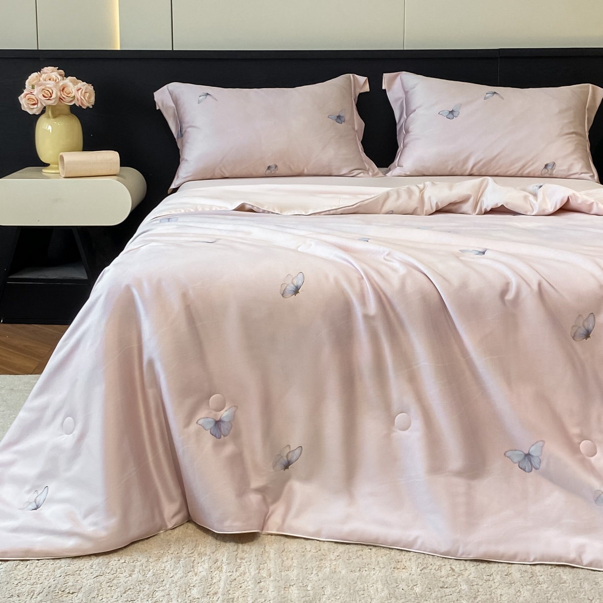 91家纺网 家纺一手货源 找家纺 新方向 2026新款数码印花A类20%蚕丝天丝棉夏被夏凉被空调被四件套-蝶梦 蝶梦-山茶粉