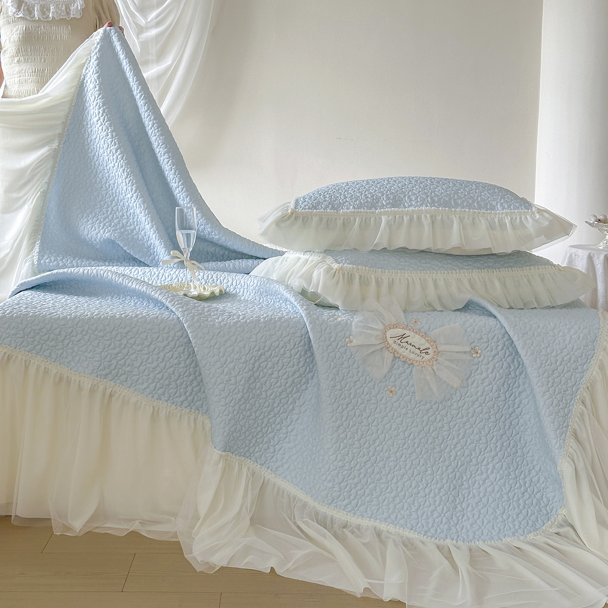 91家纺网 家纺一手货源 找家纺 乐朵家居 2026新款 蜜糖（复合）凉豆豆凉席三件套 浅蓝色