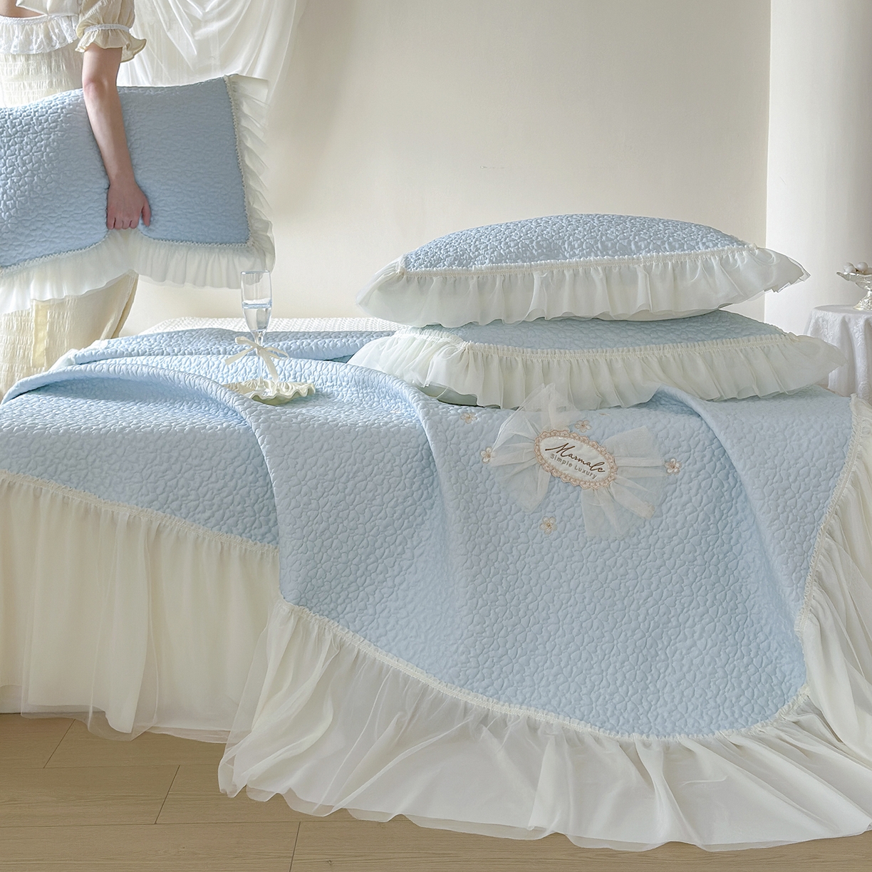 91家纺网 家纺一手货源 找家纺 乐朵家居 2026新款 蜜糖（复合）凉豆豆凉席三件套 浅蓝色