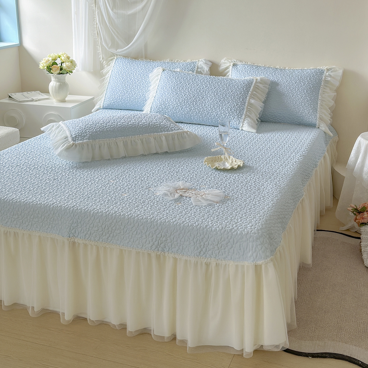 91家纺网 家纺一手货源 找家纺 乐朵家居 2026新款 蜜糖（复合）凉豆豆凉席三件套 浅蓝色