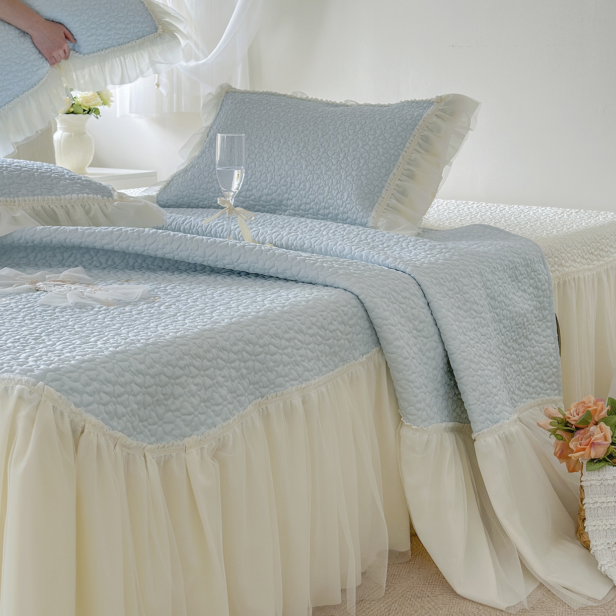 91家纺网 家纺一手货源 找家纺 乐朵家居 2026新款 蜜糖（复合）凉豆豆凉席三件套 浅蓝色