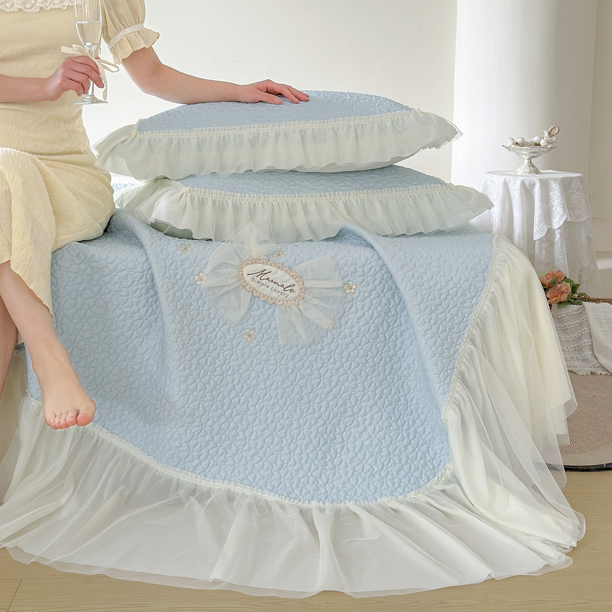 91家纺网 家纺一手货源 找家纺 乐朵家居 2026新款 蜜糖（复合）凉豆豆凉席三件套 浅蓝色