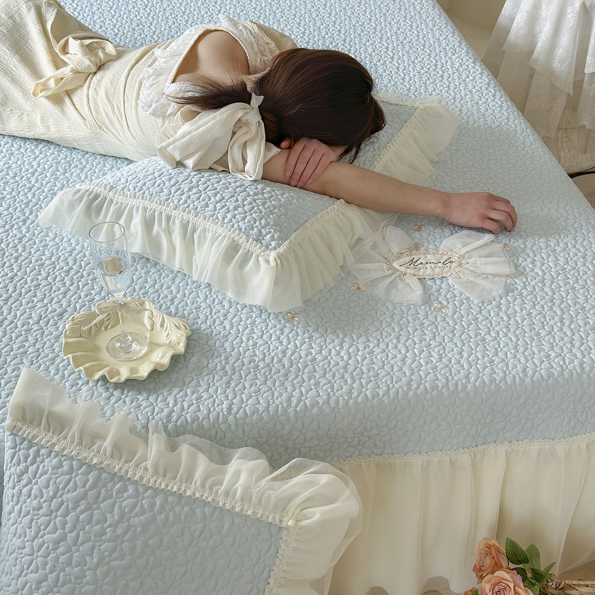 91家纺网 家纺一手货源 找家纺 乐朵家居 2026新款 蜜糖（复合）凉豆豆凉席三件套 浅蓝色