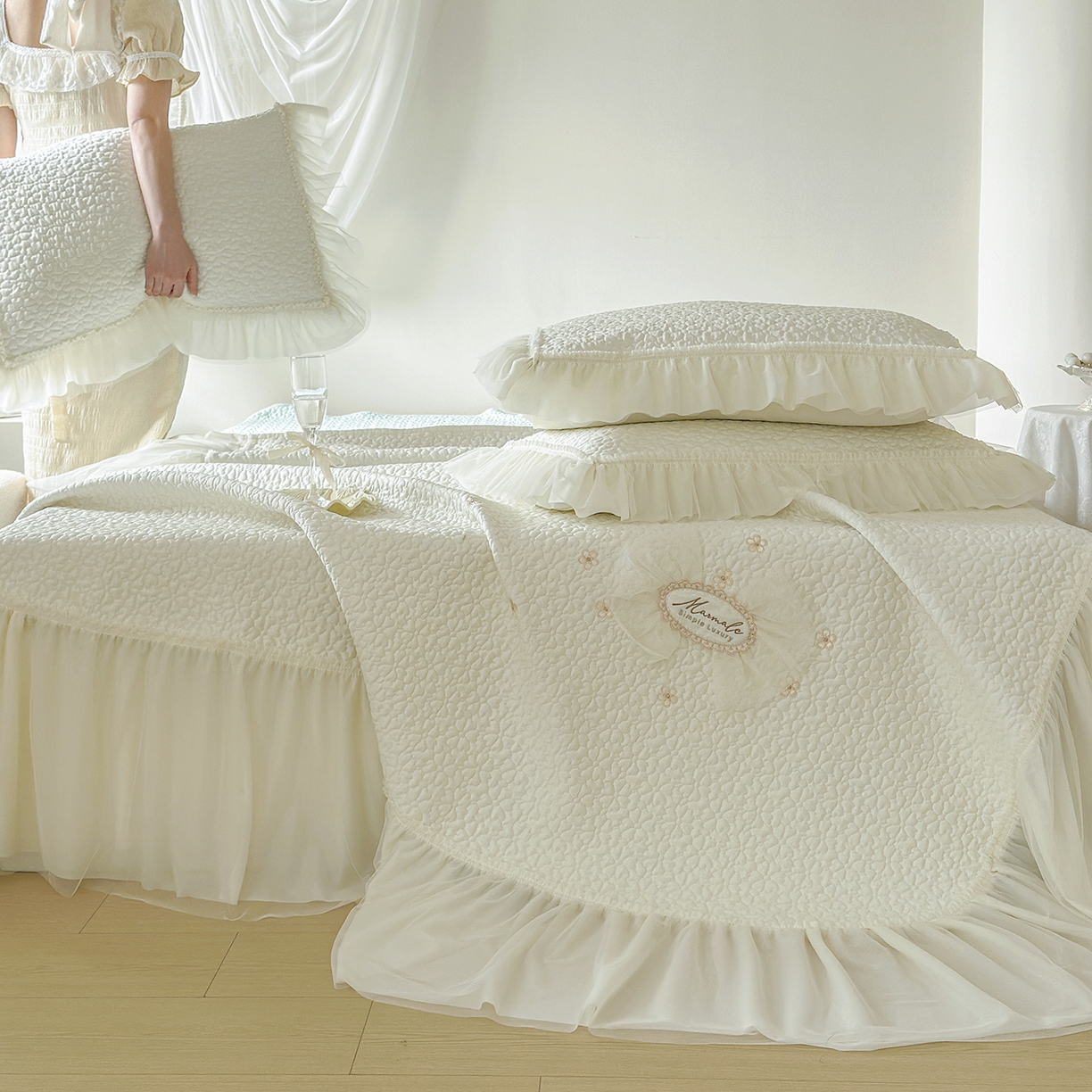 91家纺网 家纺一手货源 找家纺 乐朵家居 2026新款 蜜糖（复合）凉豆豆凉席三件套 米色