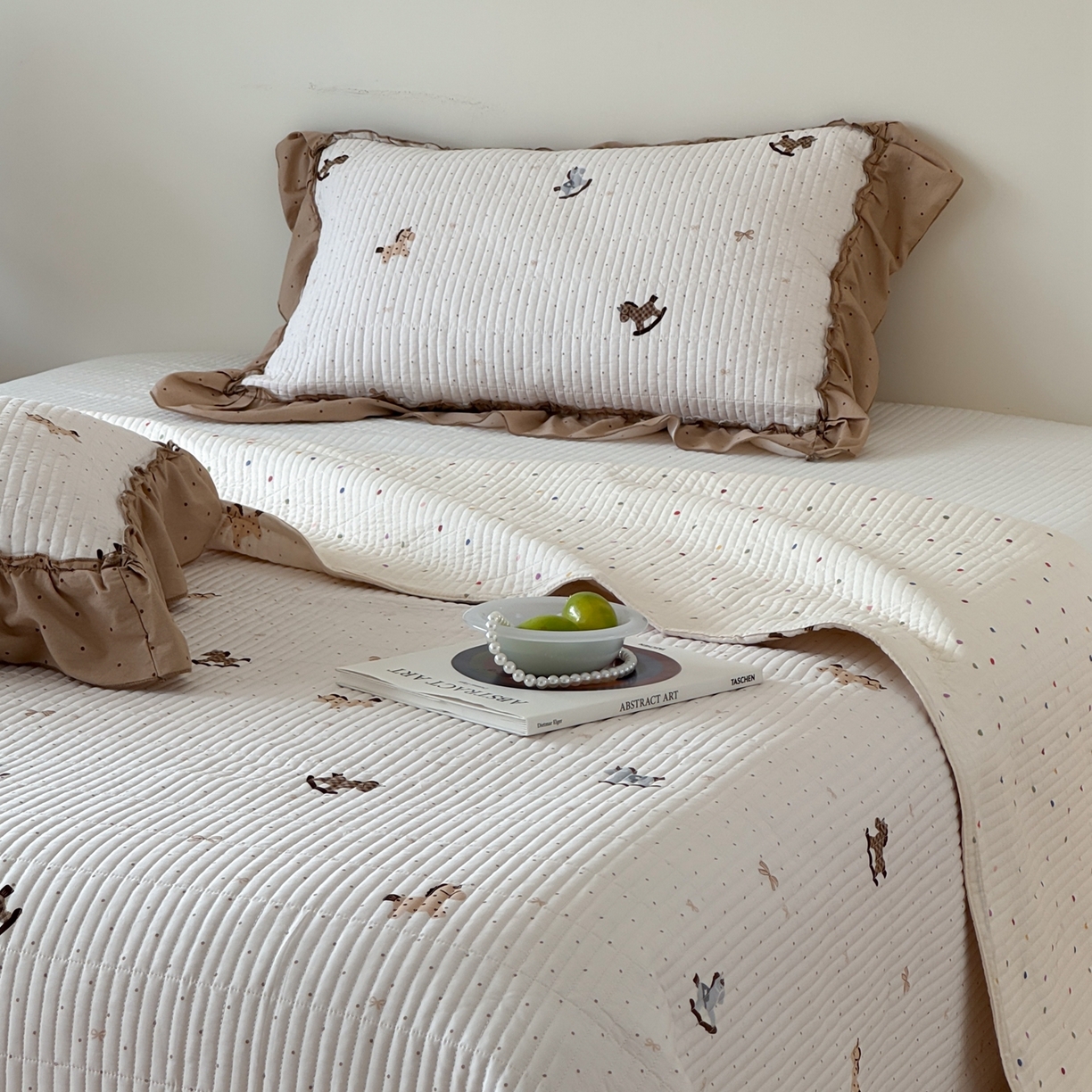 91家纺网 家纺一手货源 找家纺 床盖工厂店 2026春夏新款小清新全棉花边款床盖 床盖单件床盖单品 复古木马