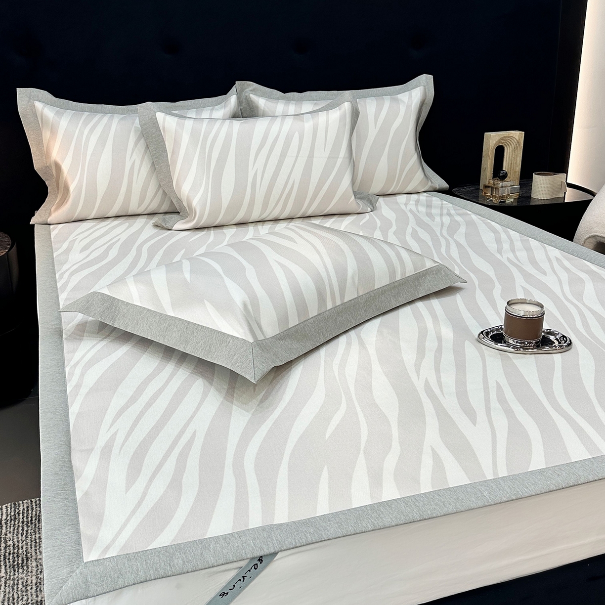 91家纺网 家纺一手货源 找家纺 （总）JUICY 橘滋家纺 2026年夏日新款高端简约意式轻奢数码冰丝席凉席