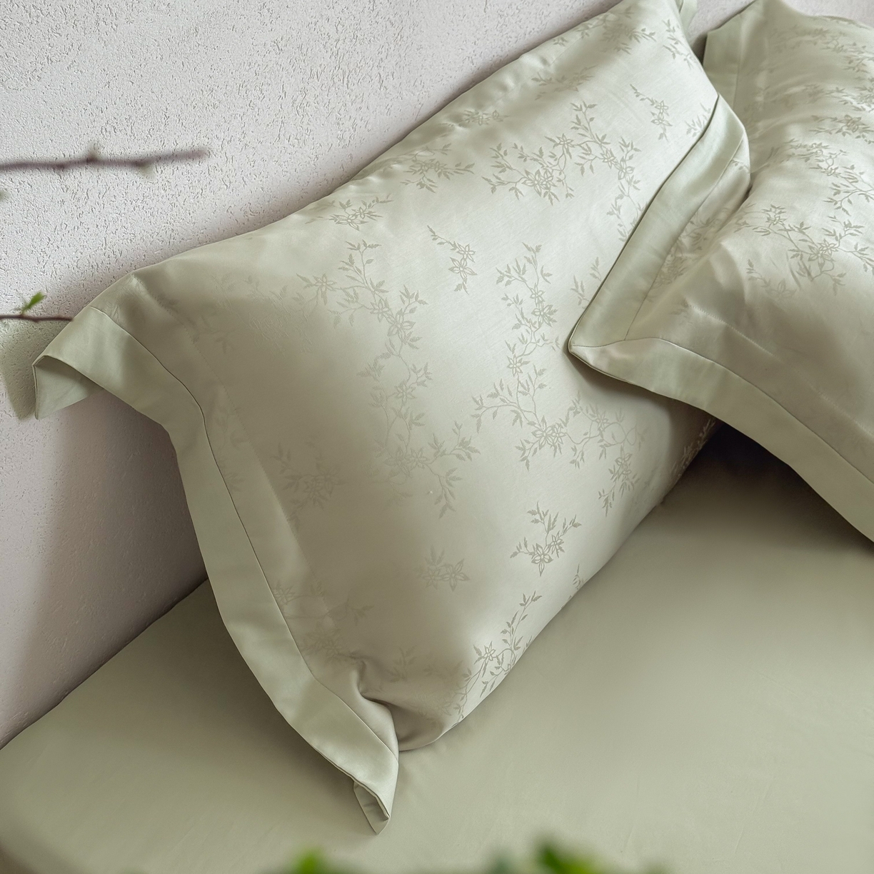 91家纺网 家纺一手货源 找家纺 花时间 2026春夏新款60s兰精天丝染色提花四件套 柒予-春绿