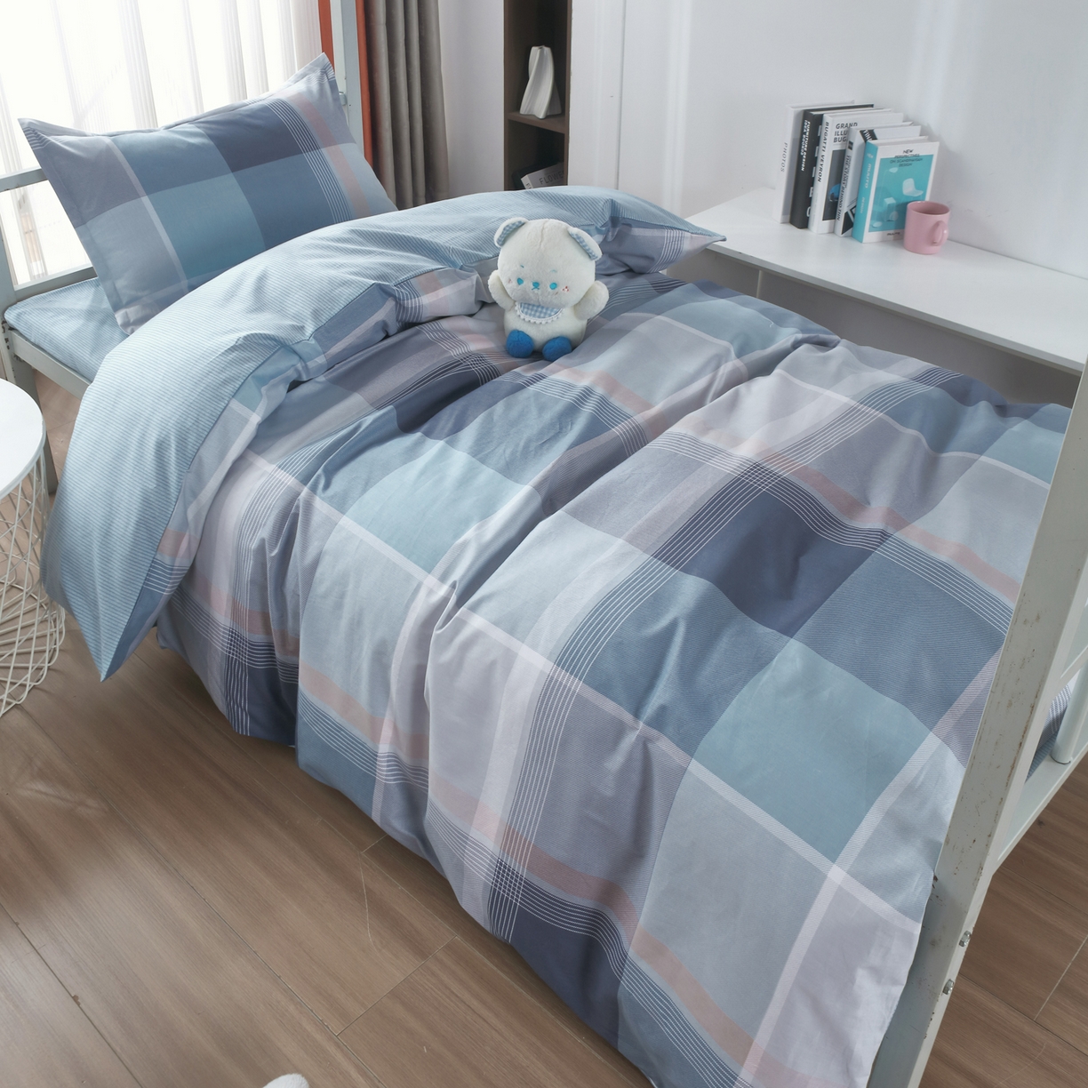 91家纺网 家纺一手货源 找家纺 雅绅阁 13372全棉学生宿舍纯棉三六件套全棉三件套源头工厂常年有货 奔放